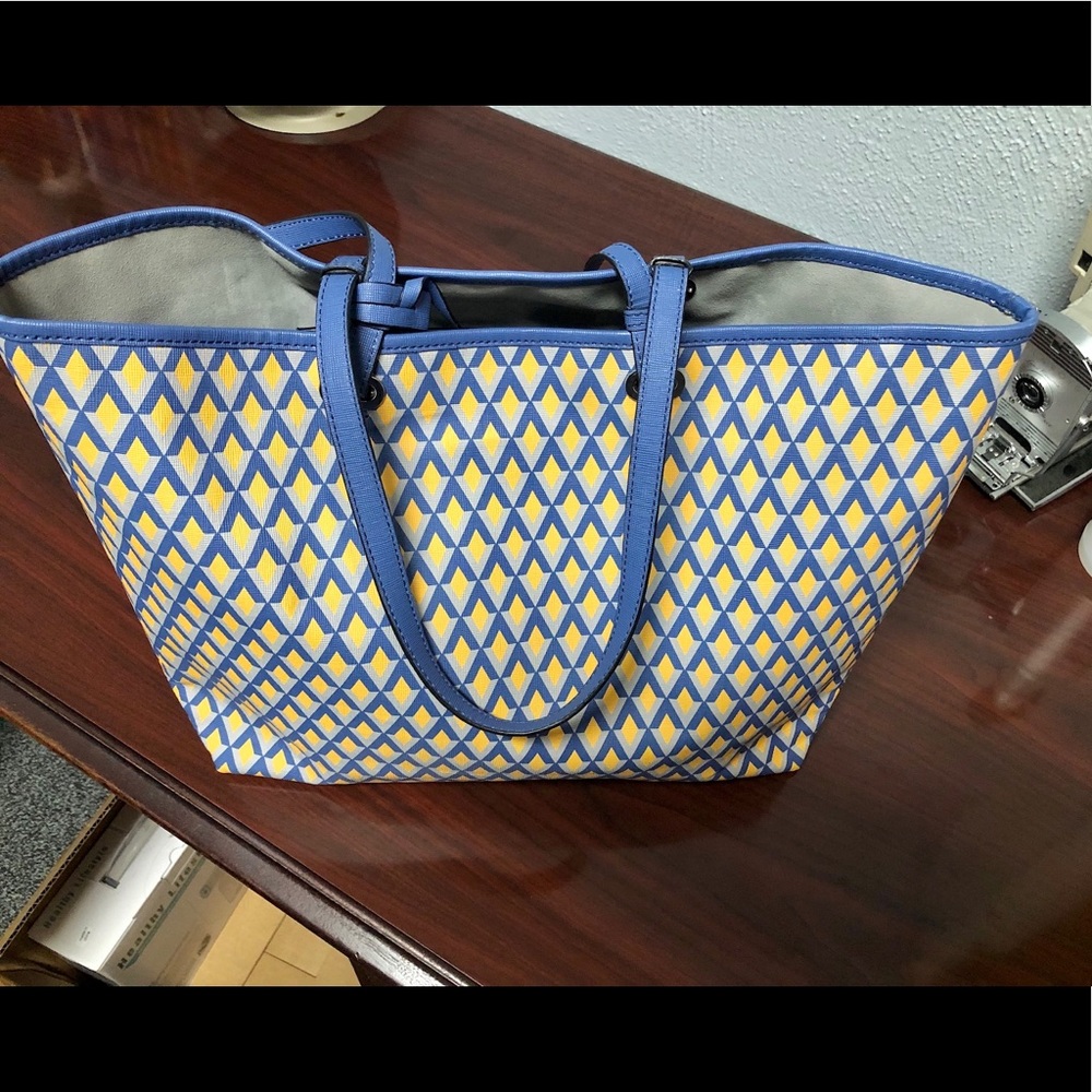 Vince Camuto Tote
